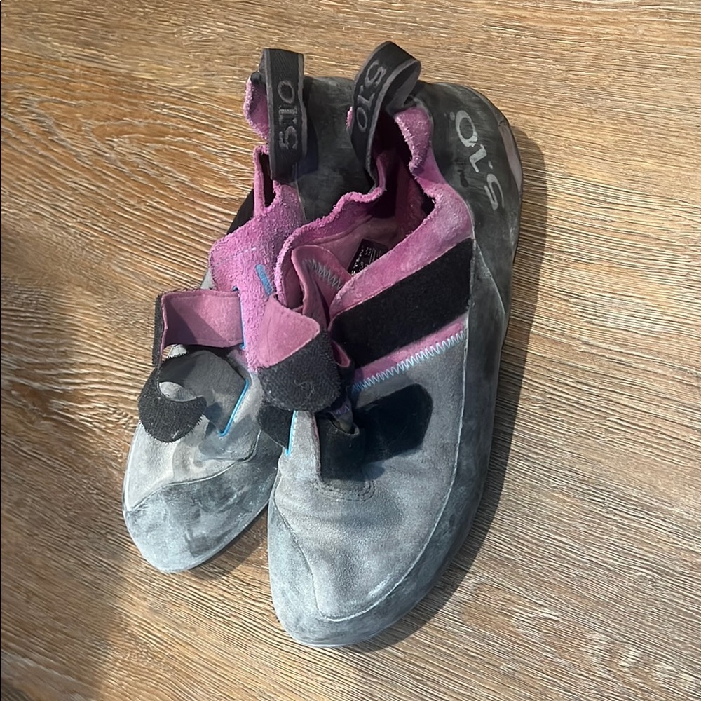 5.10 Rogue climbing shoes
